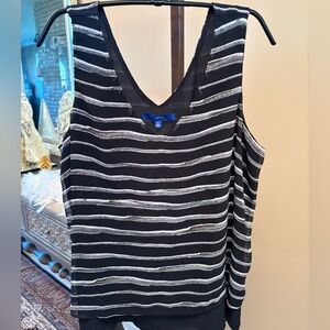 Apt. 9 black/cream striped poly sleeveless top. ❣️